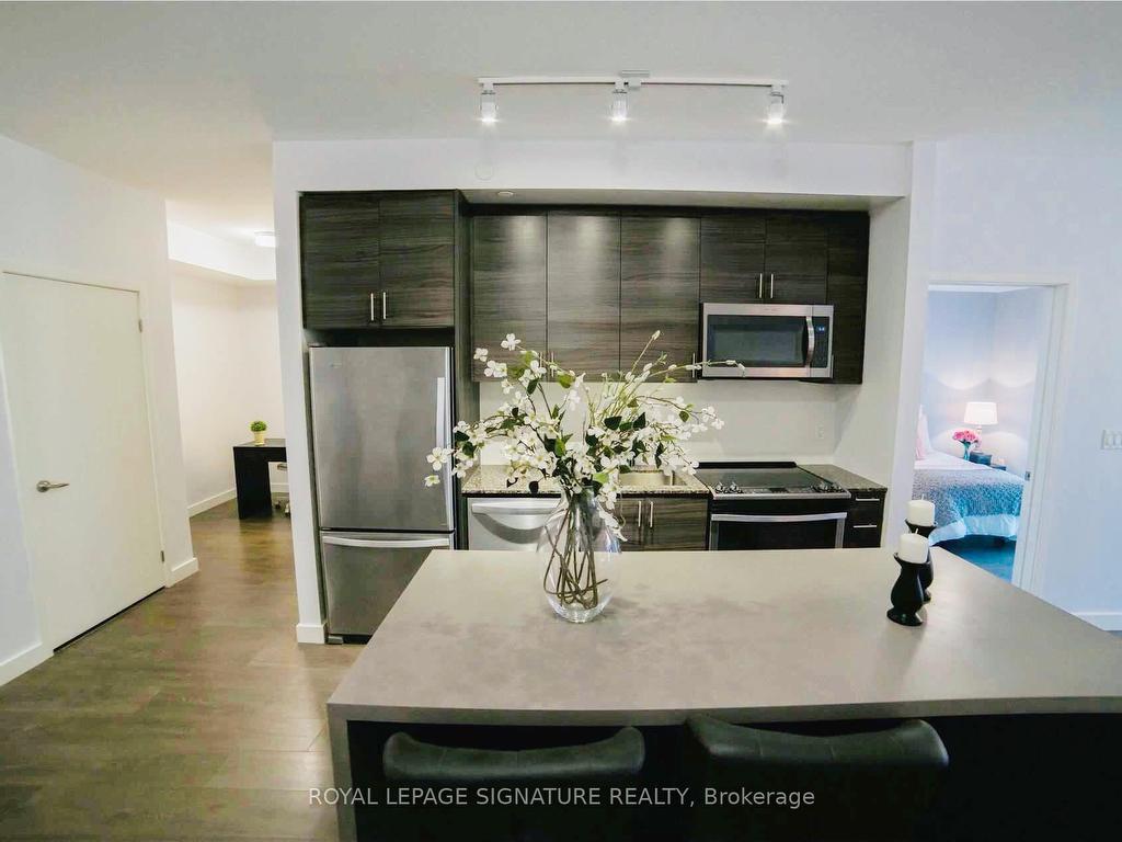 









168


Sabina

Drive, 103,
Oakville,




ON
L6H 7C3

