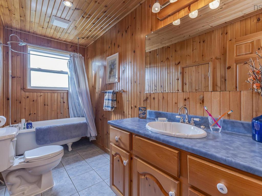












154 OHIO EAST Road

,
Antigonish,




NS
B2G 2K8

