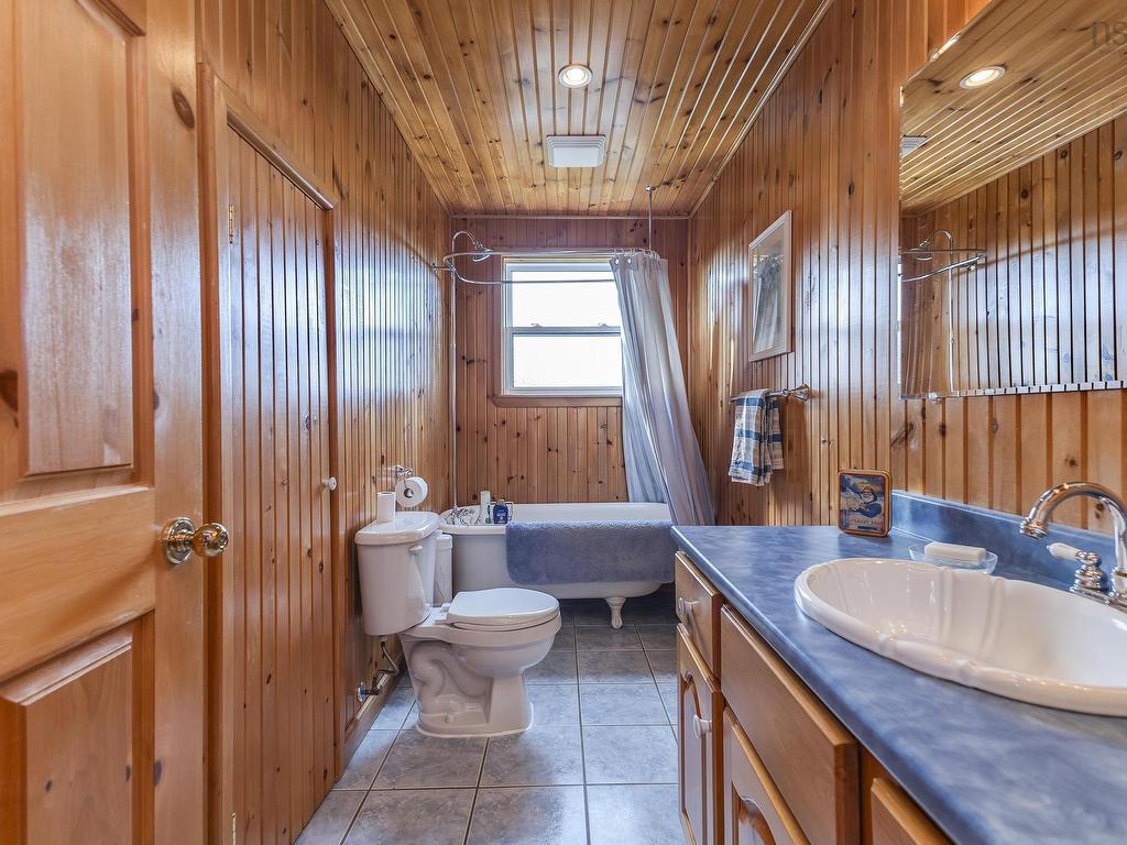 












154 OHIO EAST Road

,
Antigonish,




NS
B2G 2K8


