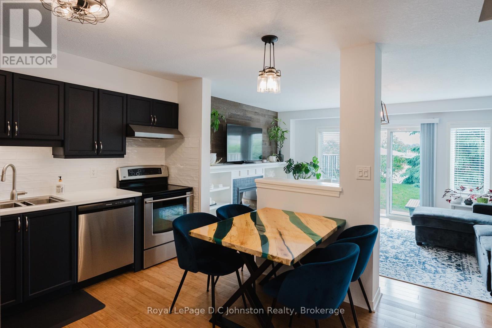 












3 - 409 JOSEPH STREET

,
Saugeen Shores,




Ontario
N0H2C2


