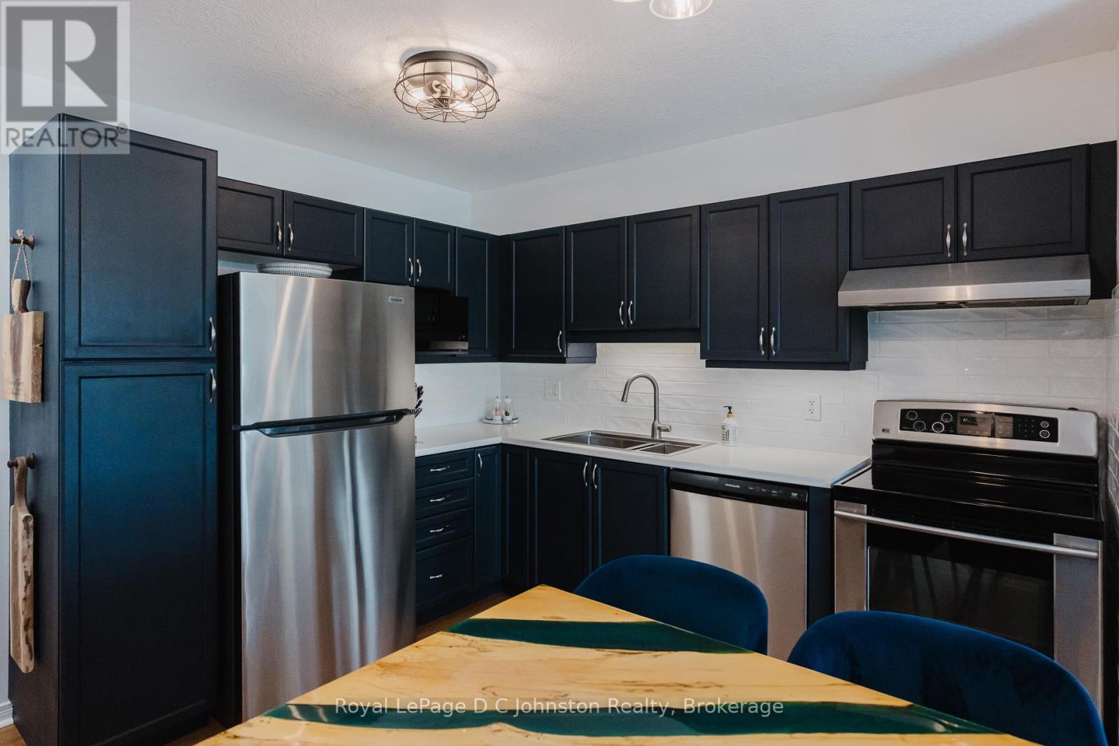 












3 - 409 JOSEPH STREET

,
Saugeen Shores,




Ontario
N0H2C2

