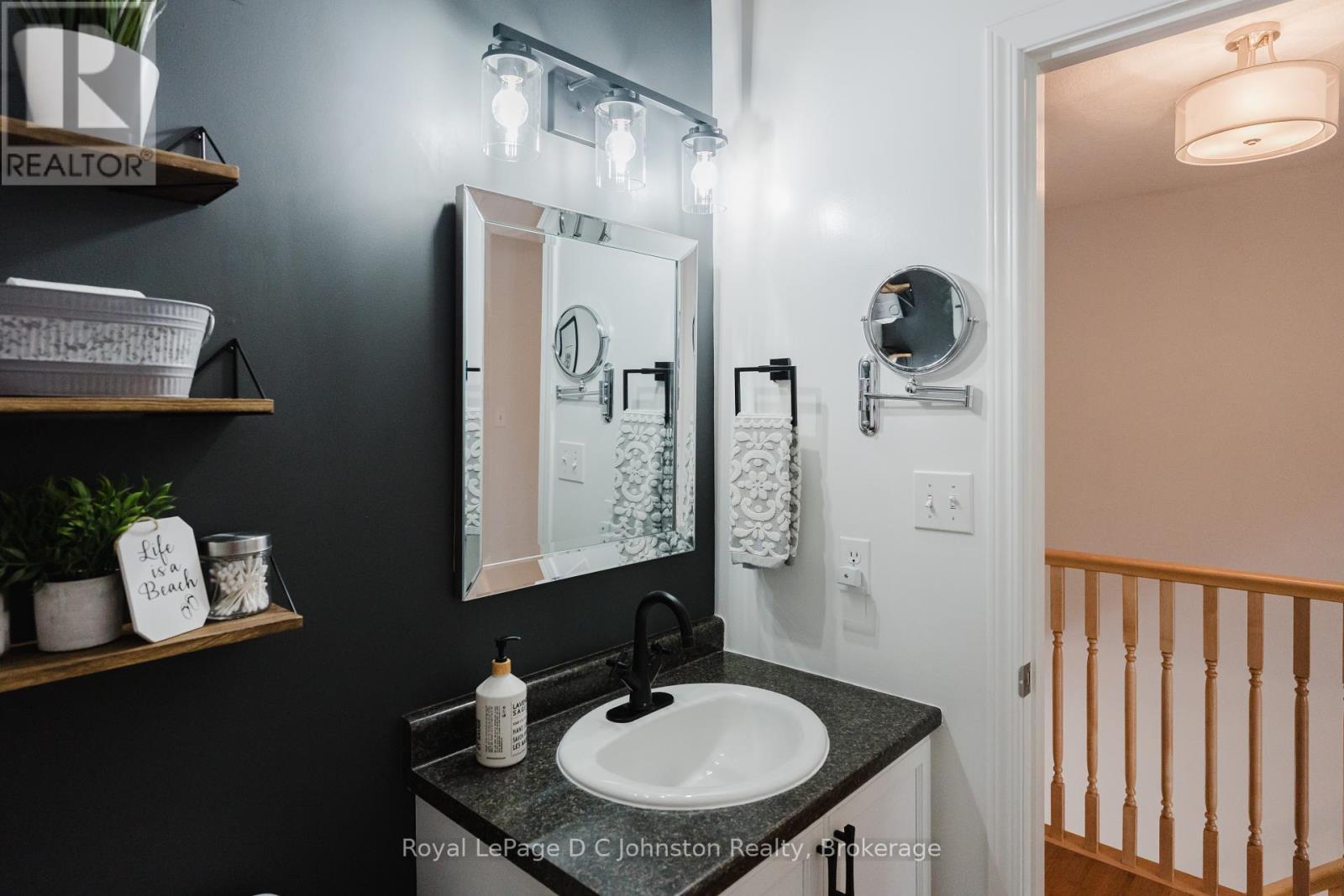 












3 - 409 JOSEPH STREET

,
Saugeen Shores,




Ontario
N0H2C2

