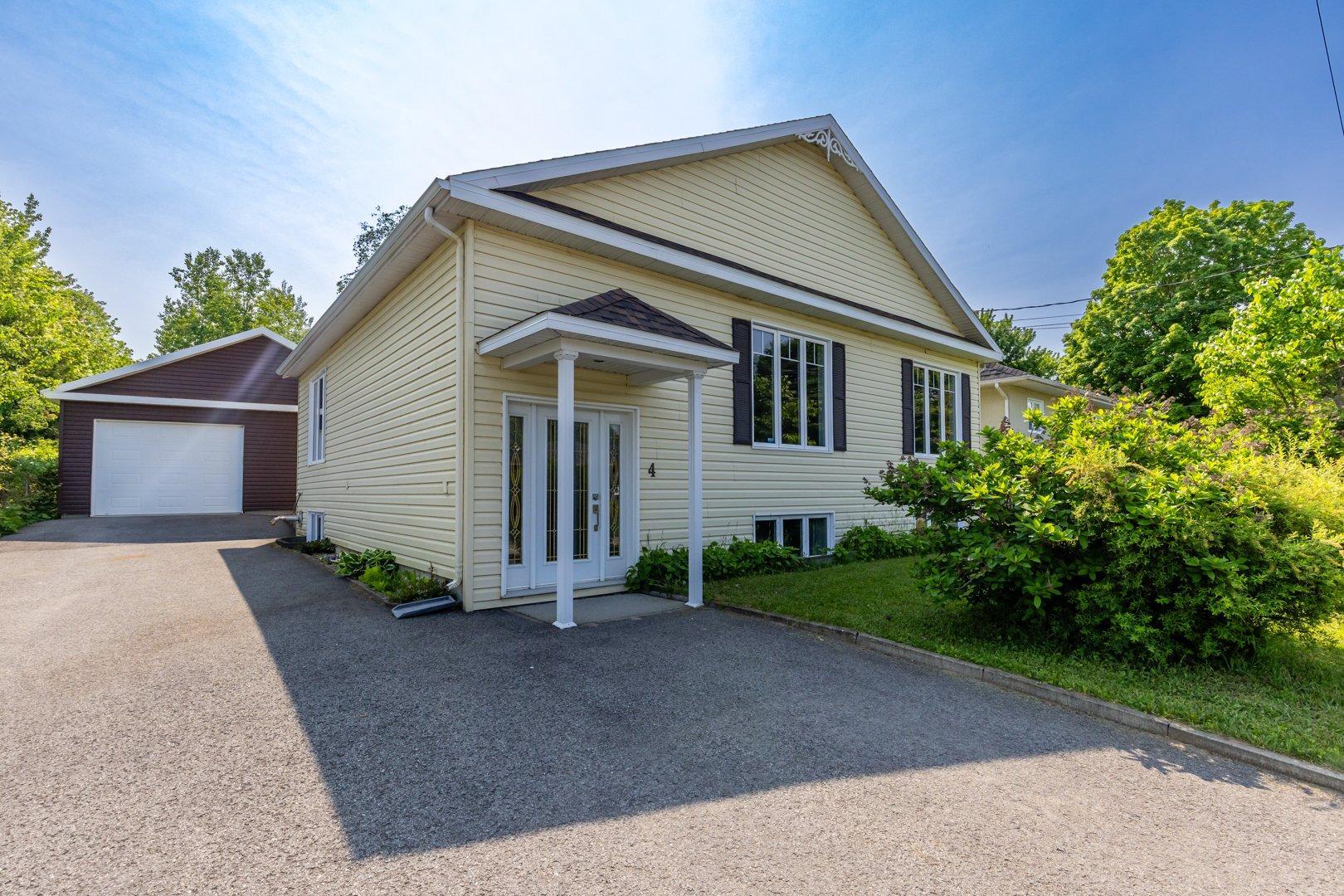 









4


Rue Dansereau

,
Pont-Rouge,




QC
G3H3G6

