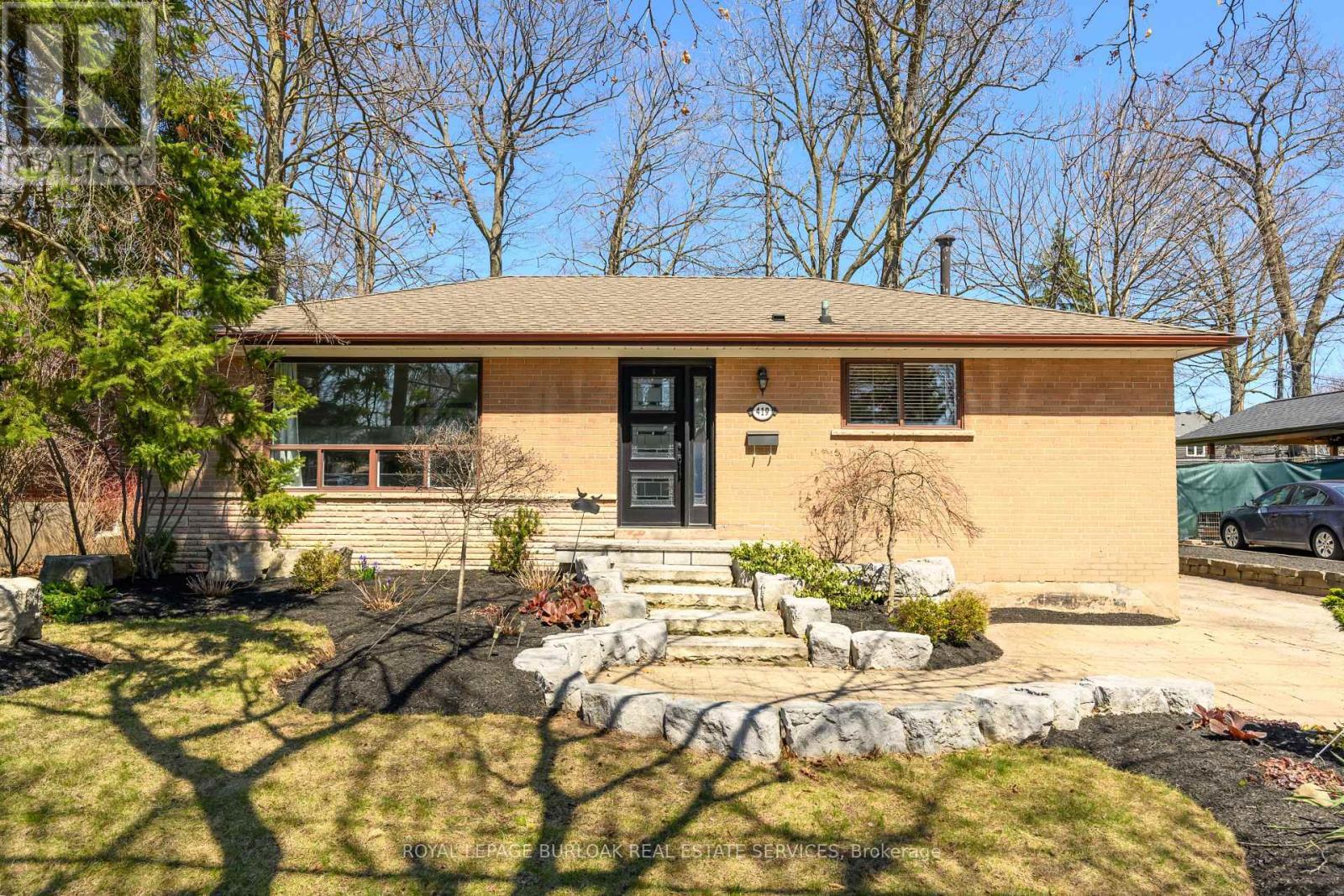 












419 HAMPTON HEATH ROAD

,
Burlington,




Ontario
L7L4R3

