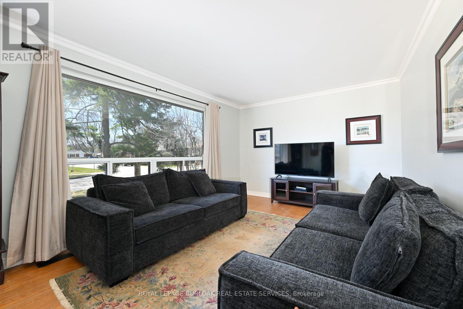 












419 HAMPTON HEATH ROAD

,
Burlington,




Ontario
L7L4R3

