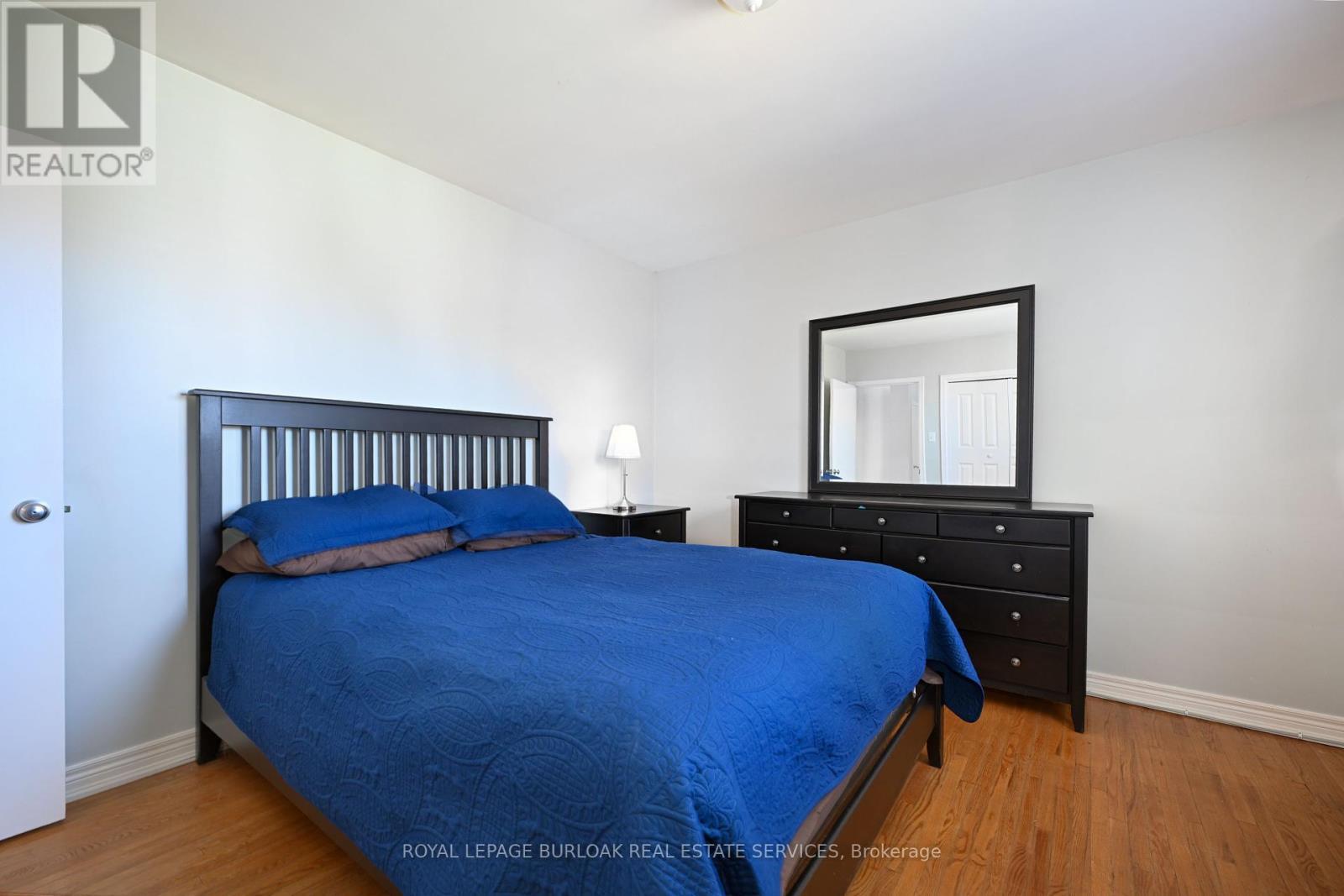 












419 HAMPTON HEATH ROAD

,
Burlington,




Ontario
L7L4R3

