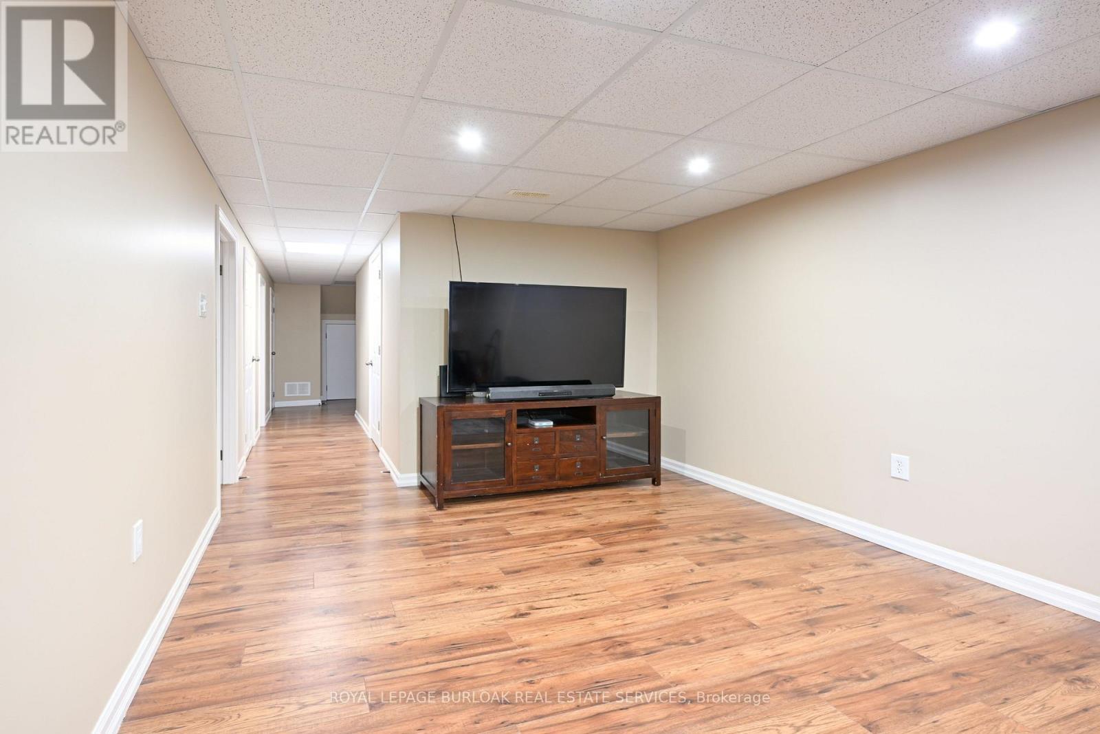 












419 HAMPTON HEATH ROAD

,
Burlington,




Ontario
L7L4R3


