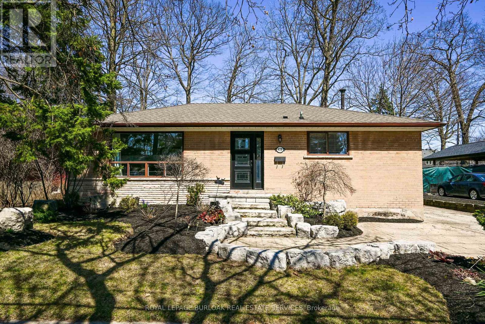 












419 HAMPTON HEATH ROAD

,
Burlington,




Ontario
L7L4R3

