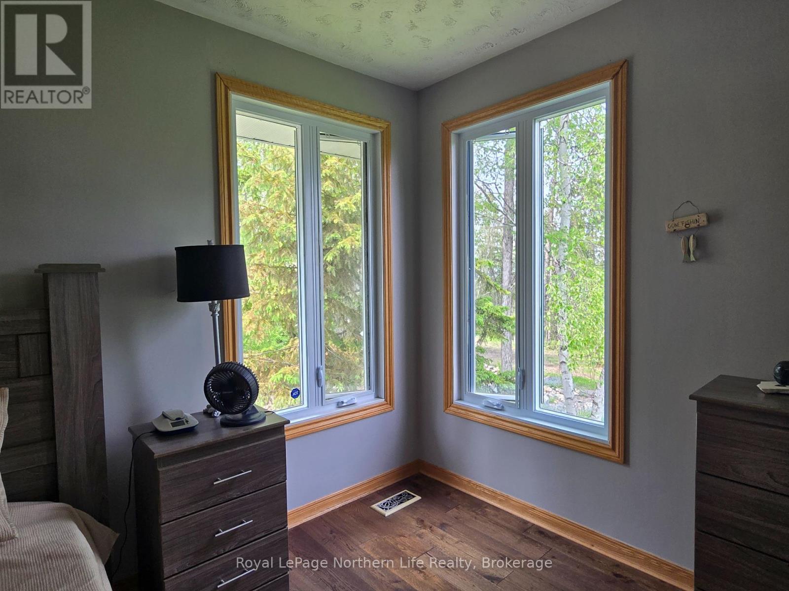












6 LOWRY STREET

,
Temiskaming Shores (Haileybury),




Ontario
P0J1K0

