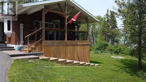 












6 LOWRY STREET

,
Temiskaming Shores (Haileybury),




Ontario
P0J1K0

