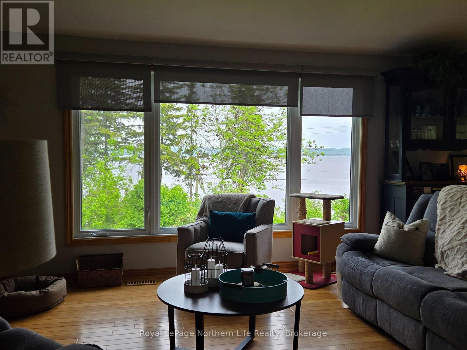 












6 LOWRY STREET

,
Temiskaming Shores (Haileybury),




Ontario
P0J1K0

