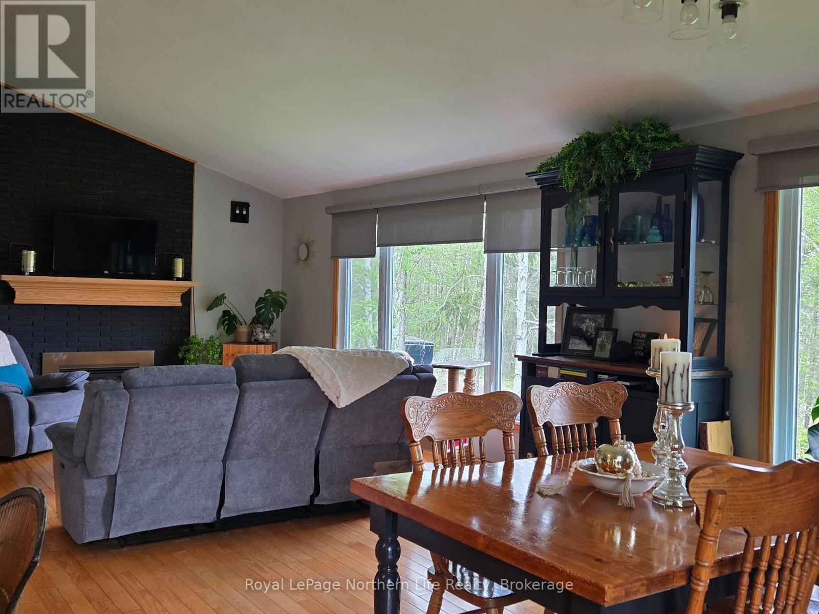 












6 LOWRY STREET

,
Temiskaming Shores (Haileybury),




Ontario
P0J1K0

