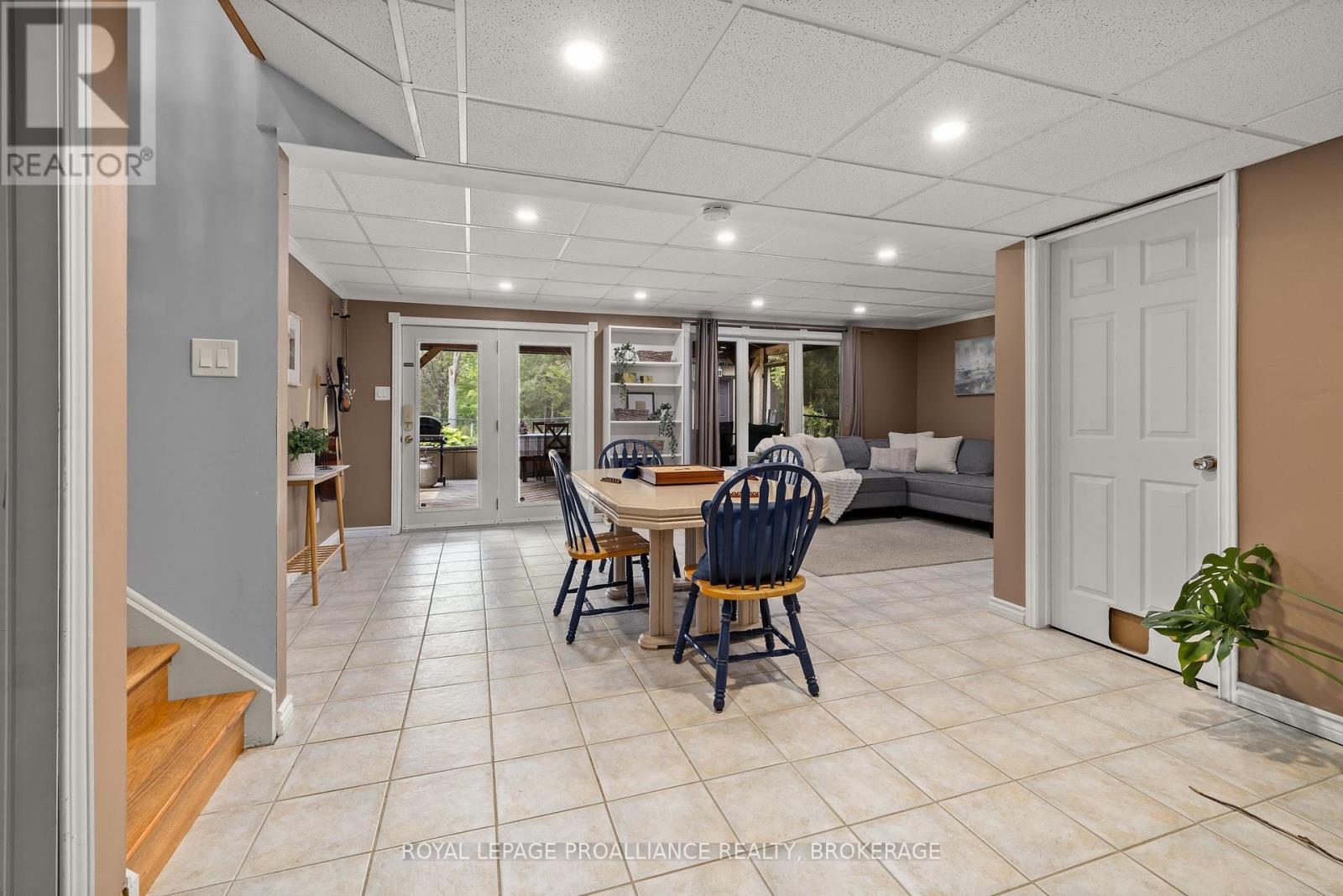 












1223 COUNTY ROAD 9

,
Greater Napanee (Greater Napanee),




Ontario
K7R3K8

