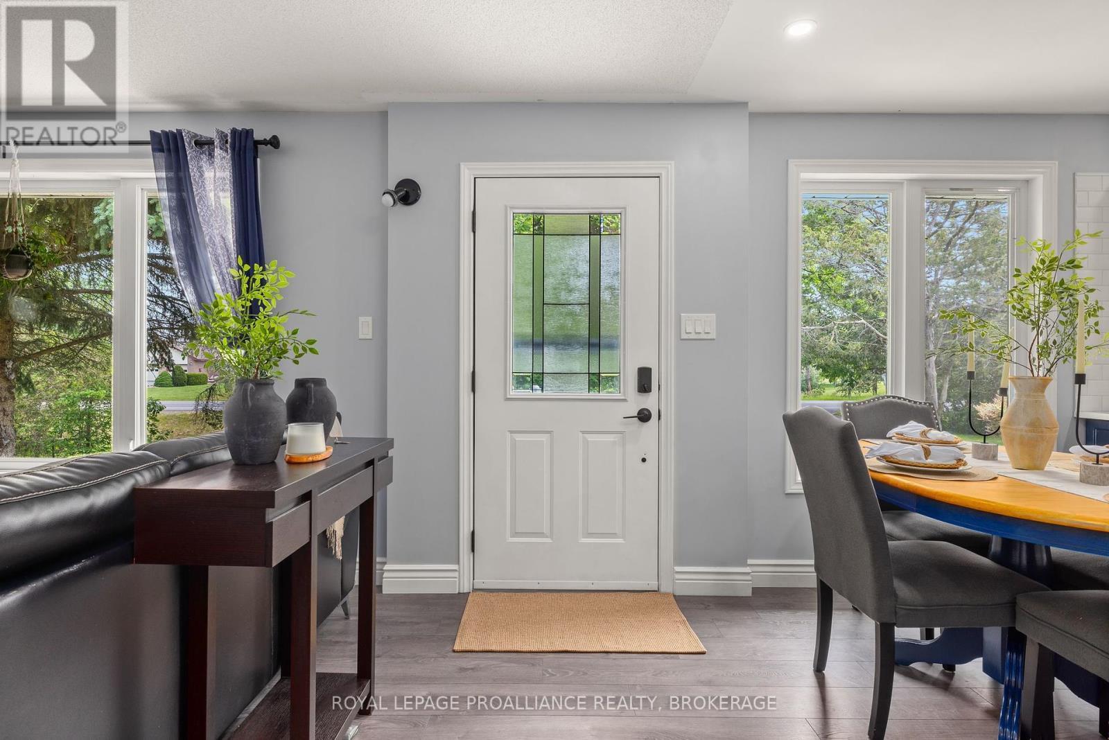 












1223 COUNTY ROAD 9

,
Greater Napanee (Greater Napanee),




Ontario
K7R3K8

