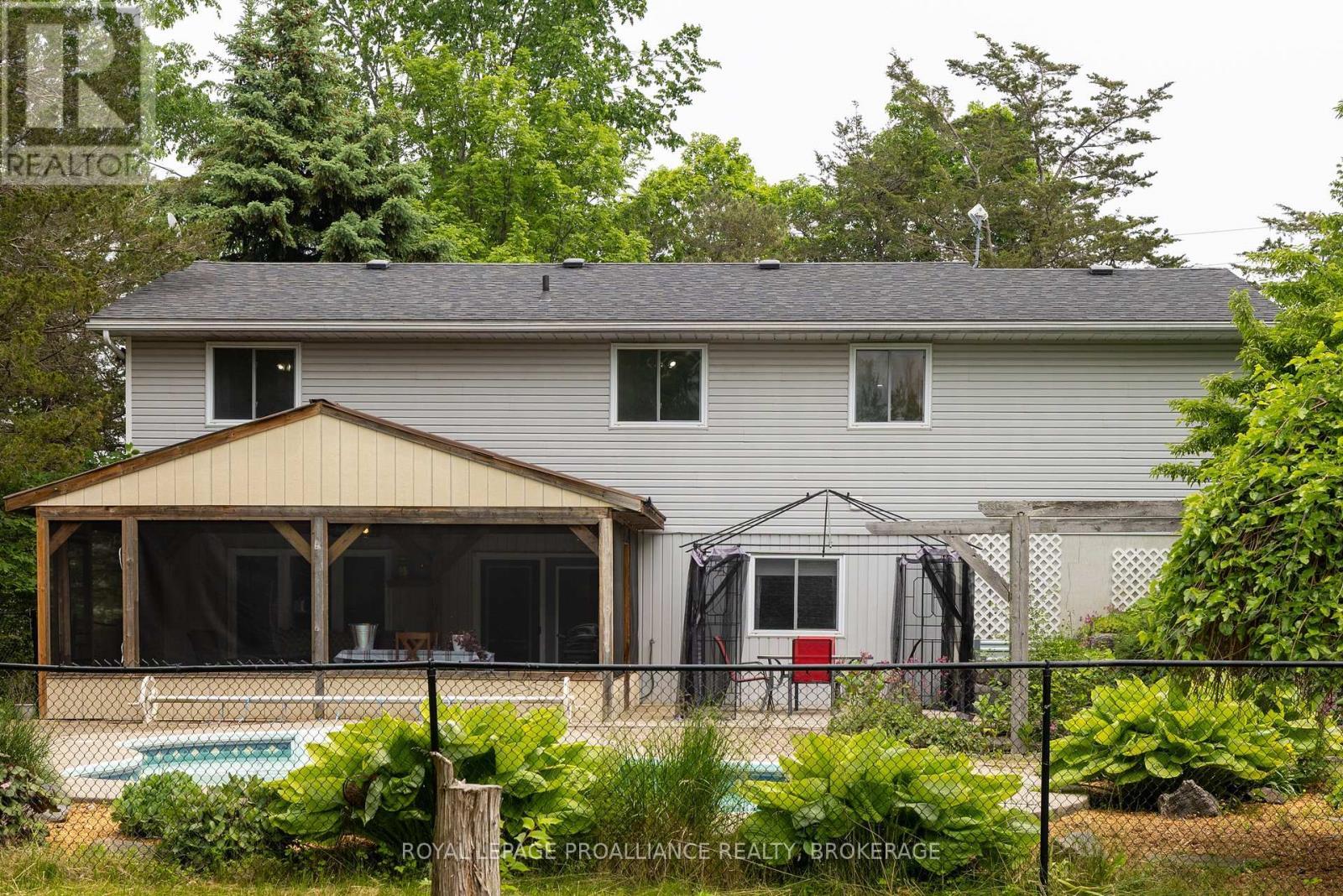 












1223 COUNTY ROAD 9

,
Greater Napanee (Greater Napanee),




Ontario
K7R3K8

