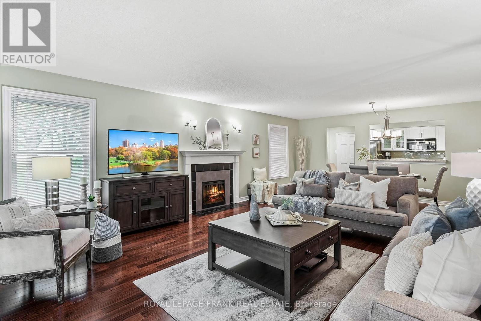 












D-13 - 1663 NASH ROAD

,
Clarington (Courtice),




Ontario
L1E1S8

