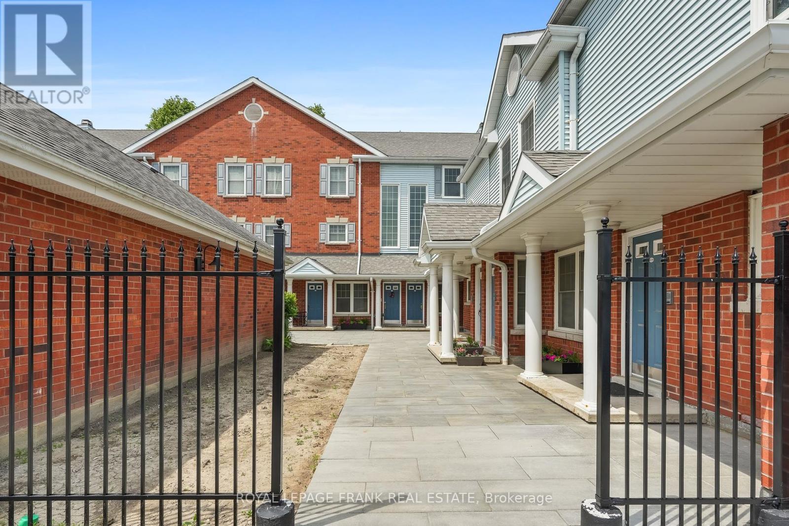 












D-13 - 1663 NASH ROAD

,
Clarington (Courtice),




Ontario
L1E1S8

