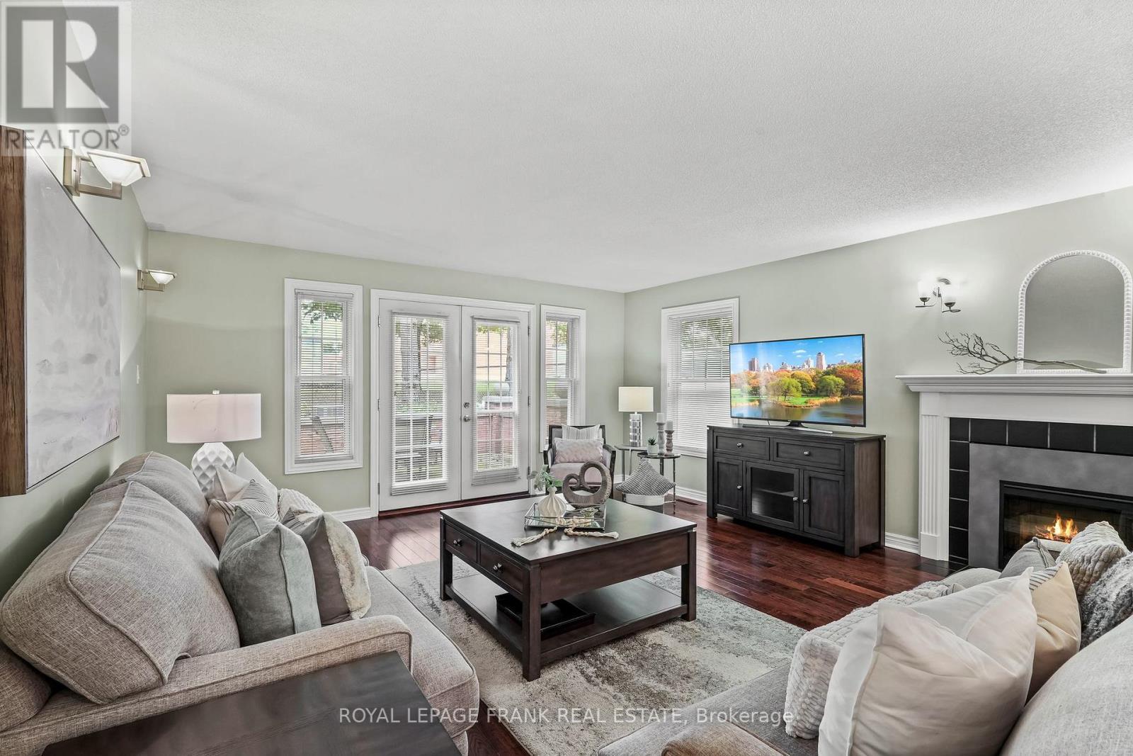 












D-13 - 1663 NASH ROAD

,
Clarington (Courtice),




Ontario
L1E1S8

