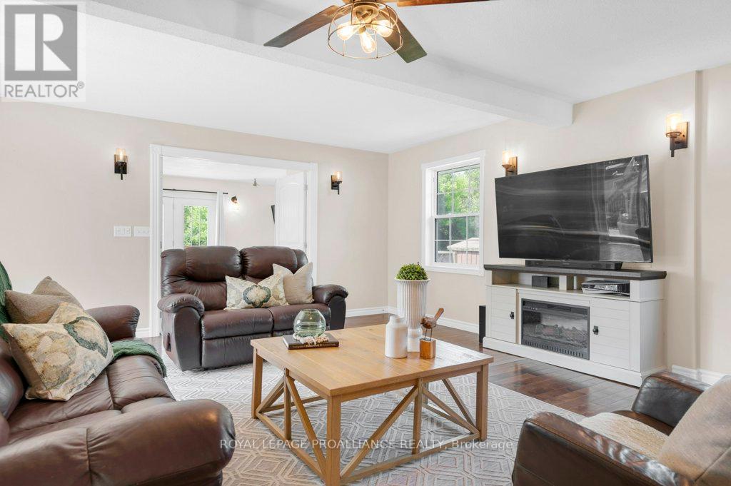 












105A&B BERNARD LONG ROAD

,
Quinte West (Trenton Ward),




Ontario
K8V5P6


