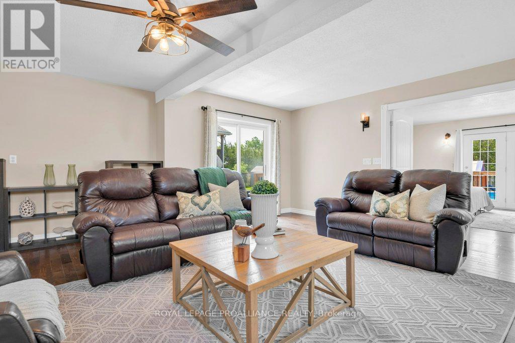 












105A&B BERNARD LONG ROAD

,
Quinte West (Trenton Ward),




Ontario
K8V5P6

