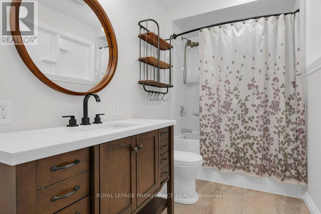 












105A&B BERNARD LONG ROAD

,
Quinte West (Trenton Ward),




Ontario
K8V5P6

