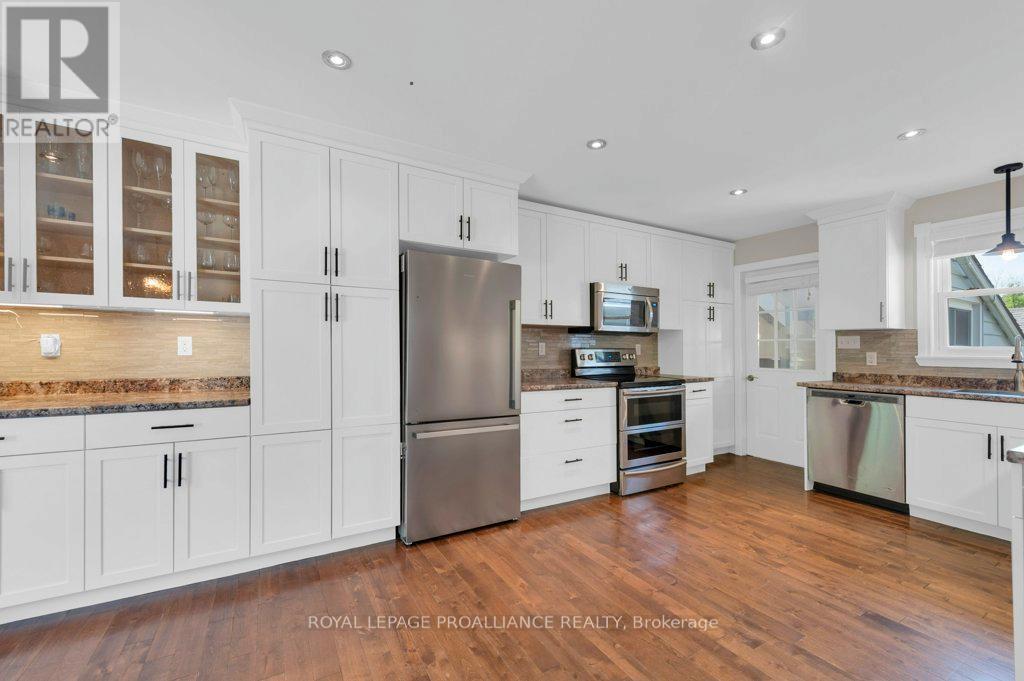 












105A&B BERNARD LONG ROAD

,
Quinte West (Trenton Ward),




Ontario
K8V5P6

