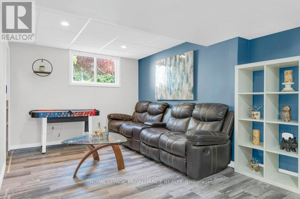 












105A&B BERNARD LONG ROAD

,
Quinte West (Trenton Ward),




Ontario
K8V5P6

