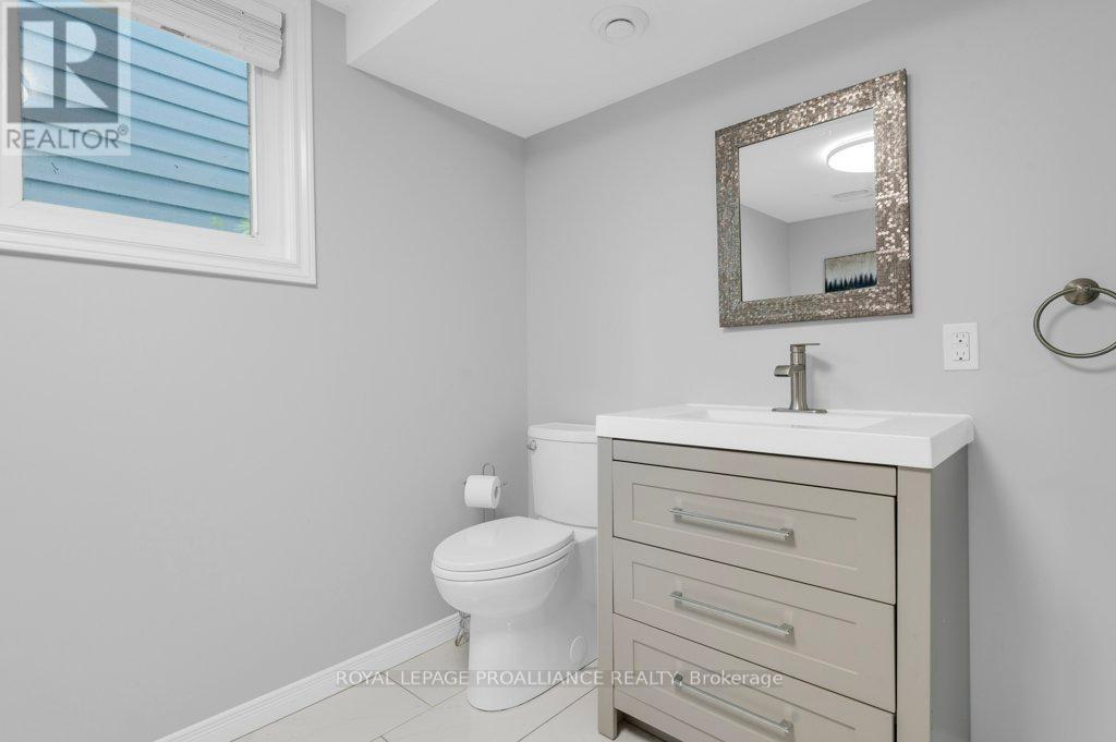 












105A&B BERNARD LONG ROAD

,
Quinte West (Trenton Ward),




Ontario
K8V5P6

