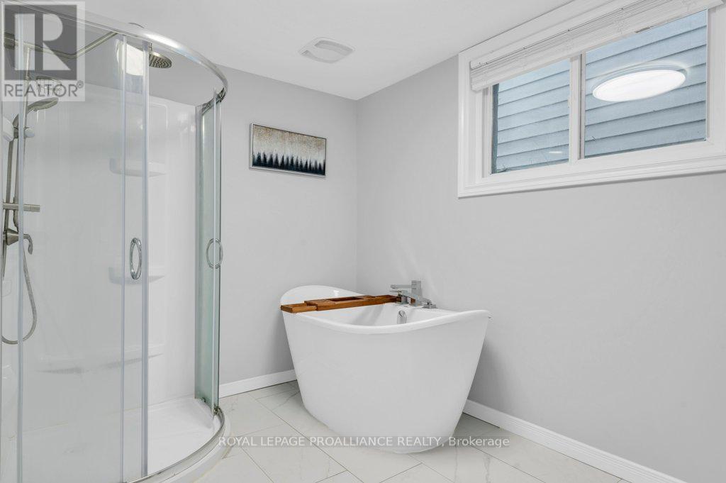 












105A&B BERNARD LONG ROAD

,
Quinte West (Trenton Ward),




Ontario
K8V5P6

