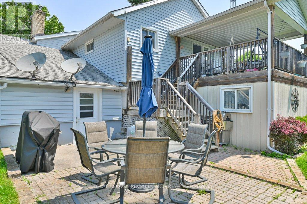 












105A&B BERNARD LONG ROAD

,
Quinte West (Trenton Ward),




Ontario
K8V5P6

