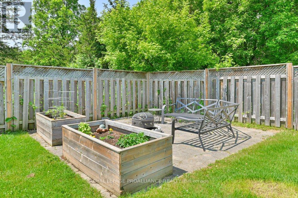 












105A&B BERNARD LONG ROAD

,
Quinte West (Trenton Ward),




Ontario
K8V5P6

