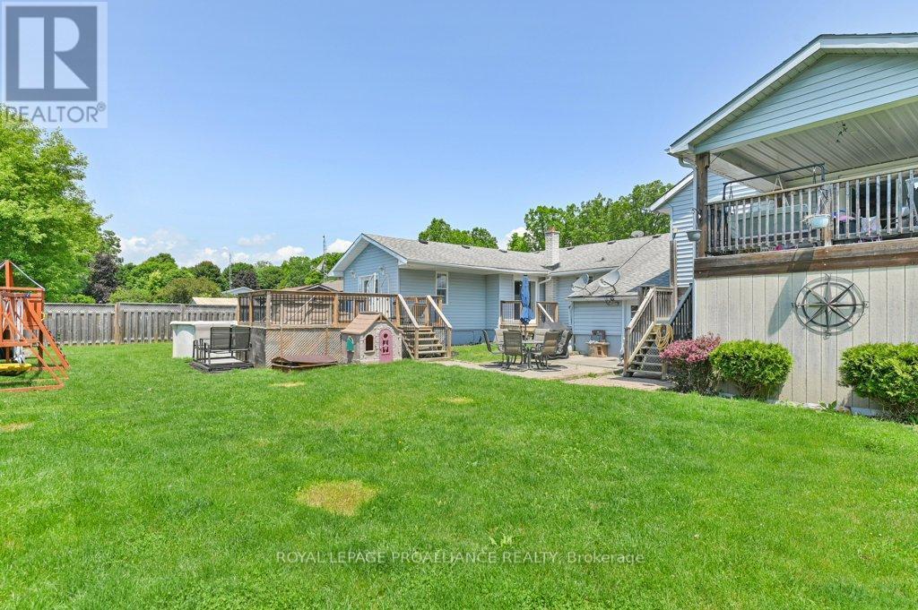 












105A&B BERNARD LONG ROAD

,
Quinte West (Trenton Ward),




Ontario
K8V5P6

