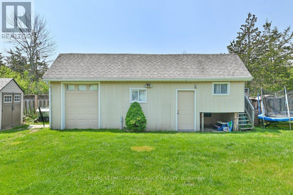 












105A&B BERNARD LONG ROAD

,
Quinte West (Trenton Ward),




Ontario
K8V5P6

