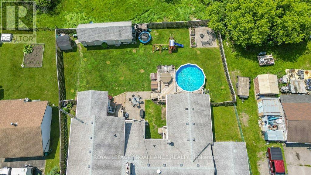 












105A&B BERNARD LONG ROAD

,
Quinte West (Trenton Ward),




Ontario
K8V5P6

