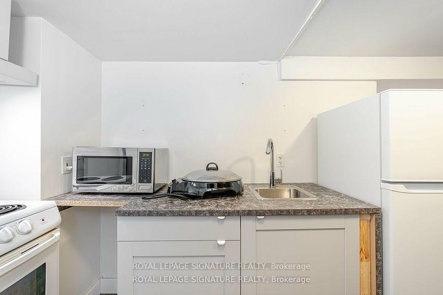 









89


Shier

Drive, 2,
Toronto,




ON
M1J 2T1

