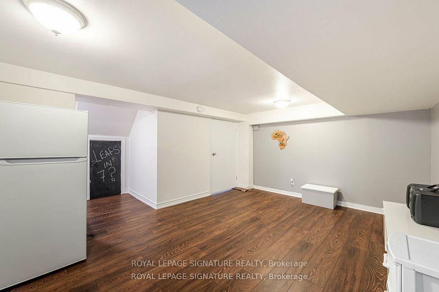 









89


Shier

Drive, 2,
Toronto,




ON
M1J 2T1

