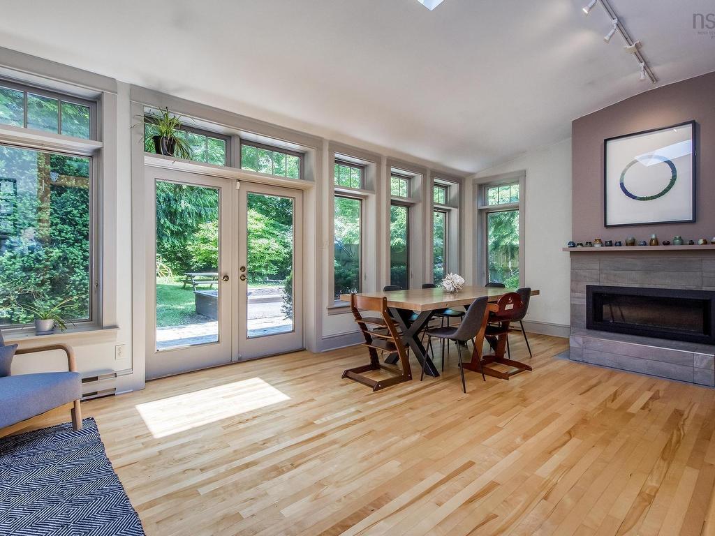 












1589 Larch Street

,
Halifax,




NS
B3H 3W9

