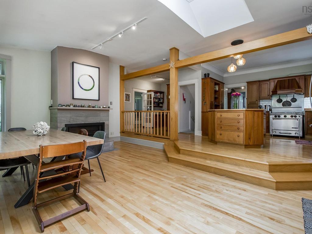 












1589 Larch Street

,
Halifax,




NS
B3H 3W9


