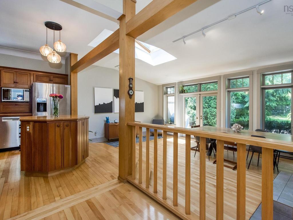 












1589 Larch Street

,
Halifax,




NS
B3H 3W9

