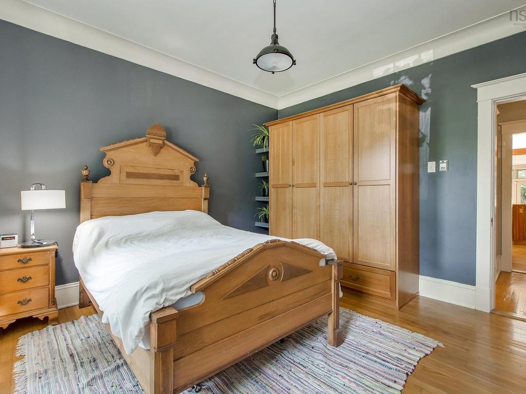 












1589 Larch Street

,
Halifax,




NS
B3H 3W9

