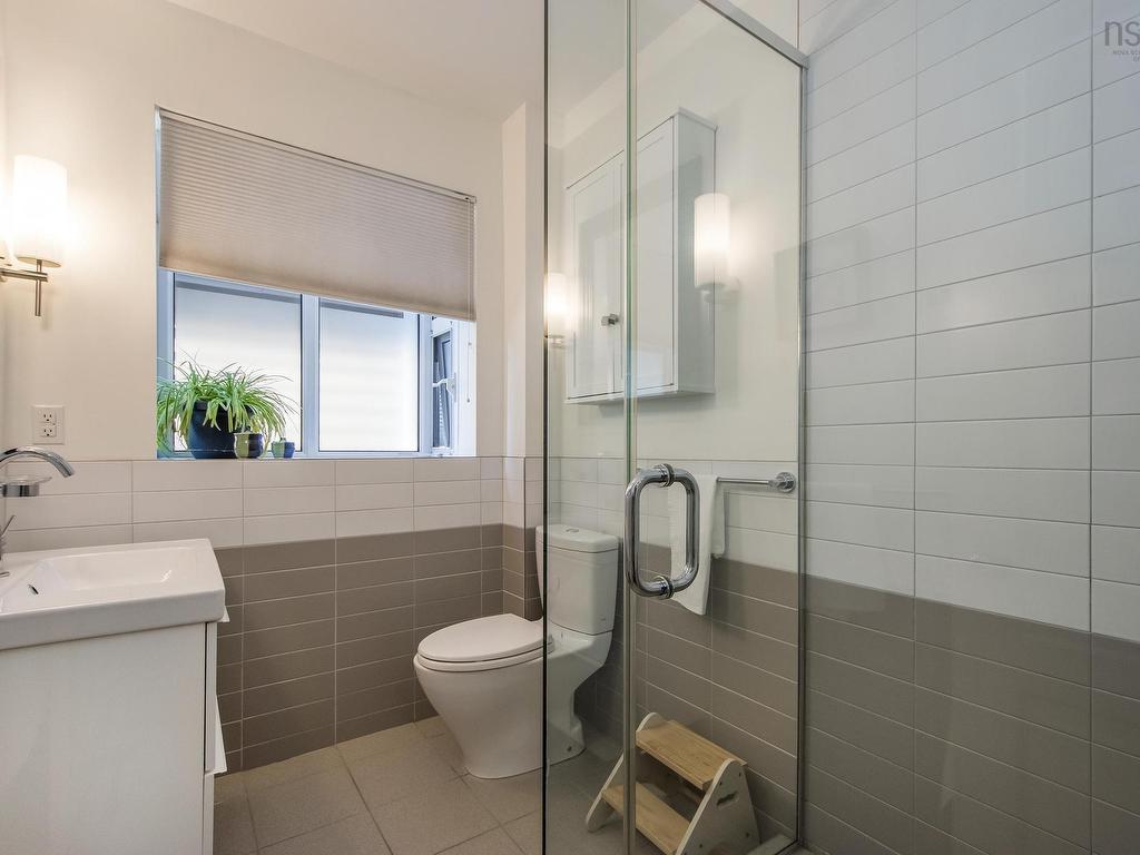 












1589 Larch Street

,
Halifax,




NS
B3H 3W9

