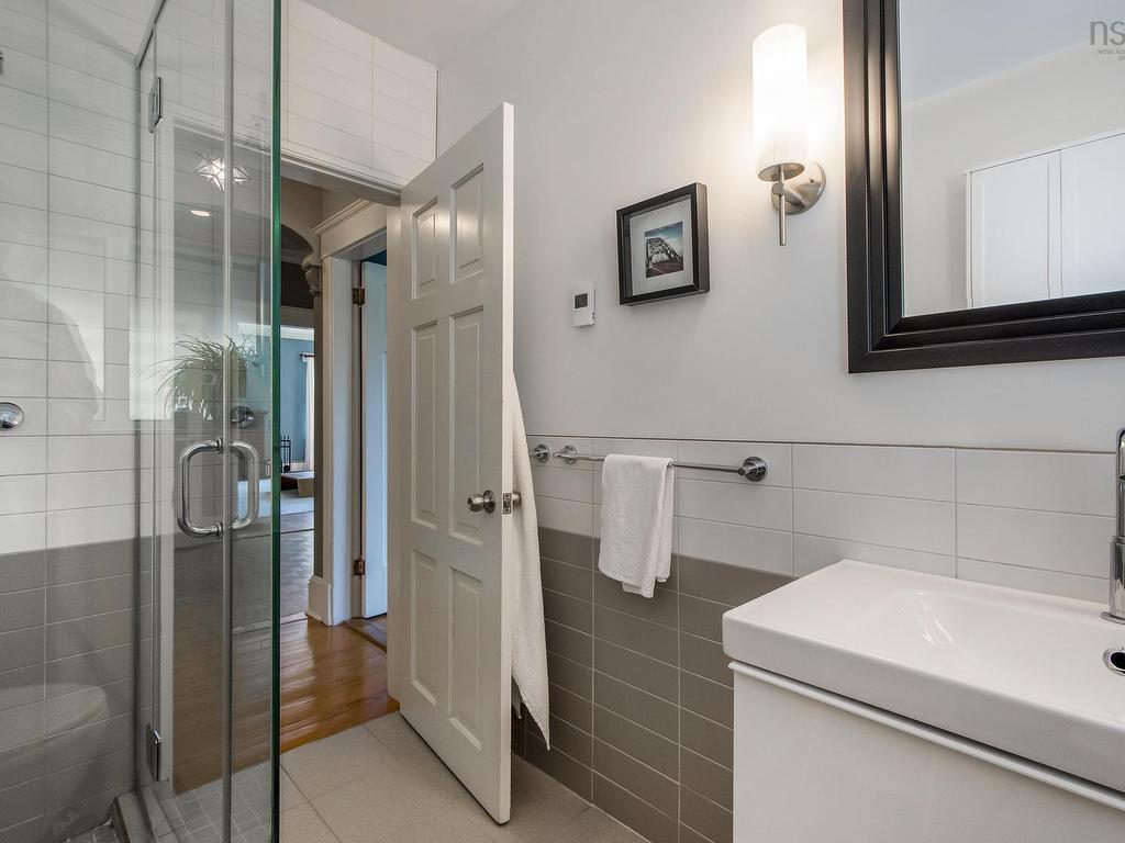 












1589 Larch Street

,
Halifax,




NS
B3H 3W9

