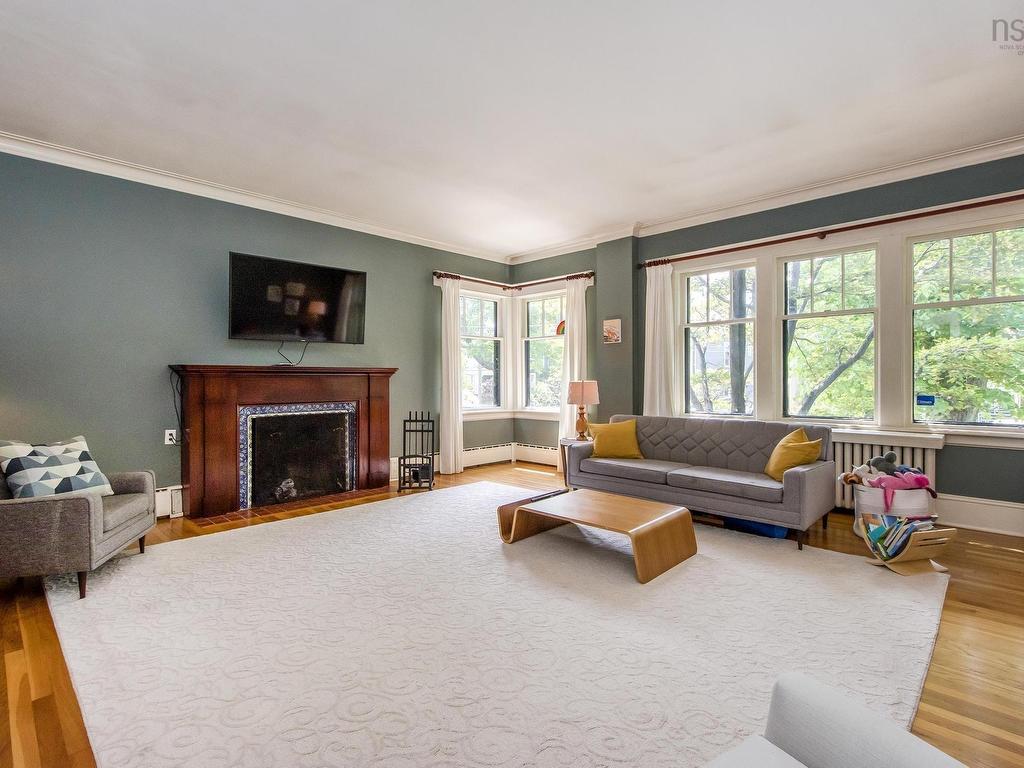 












1589 Larch Street

,
Halifax,




NS
B3H 3W9

