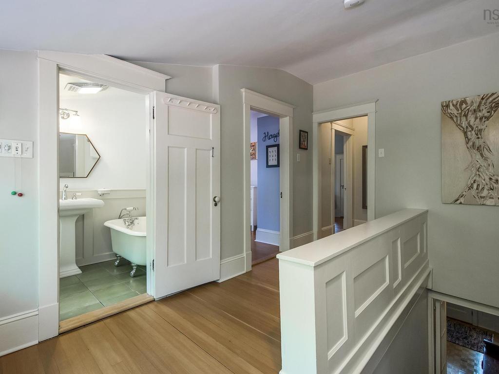 












1589 Larch Street

,
Halifax,




NS
B3H 3W9

