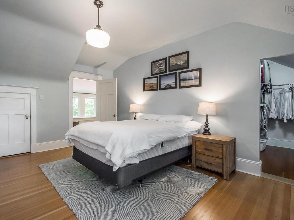 












1589 Larch Street

,
Halifax,




NS
B3H 3W9


