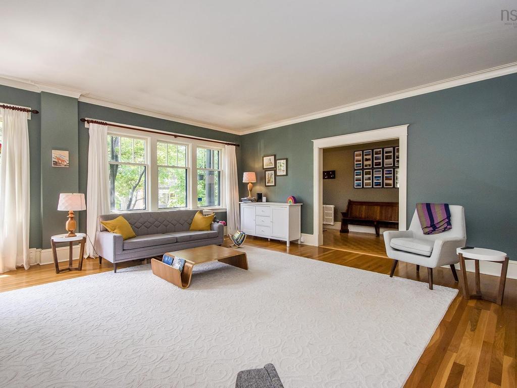 












1589 Larch Street

,
Halifax,




NS
B3H 3W9

