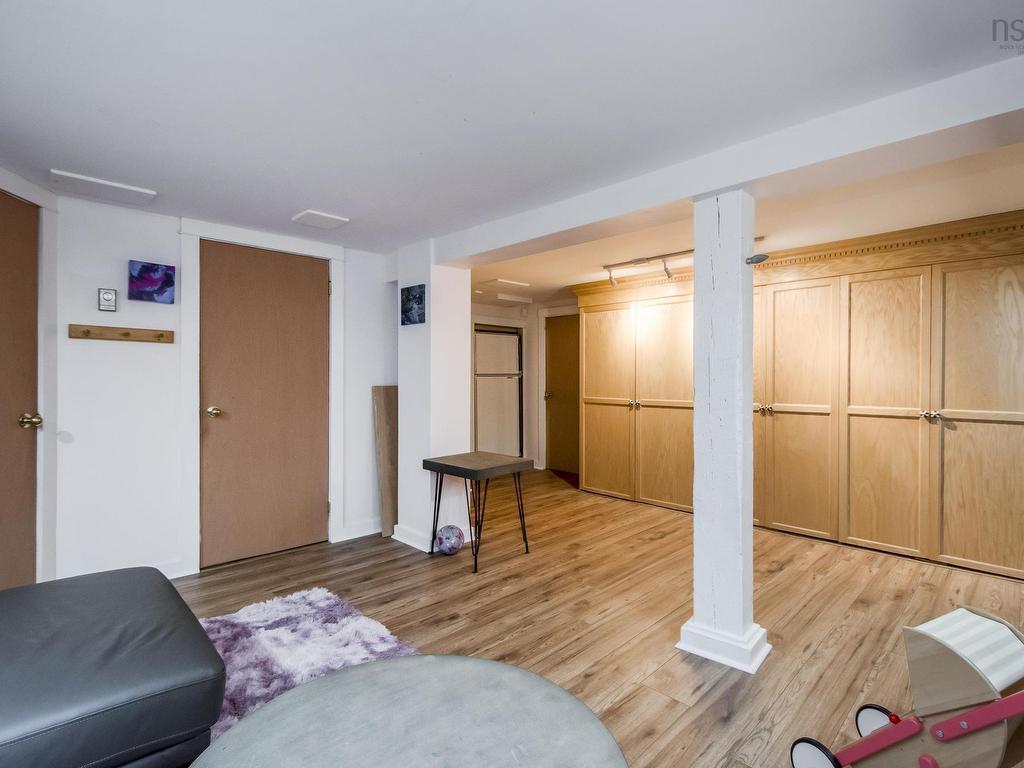 












1589 Larch Street

,
Halifax,




NS
B3H 3W9

