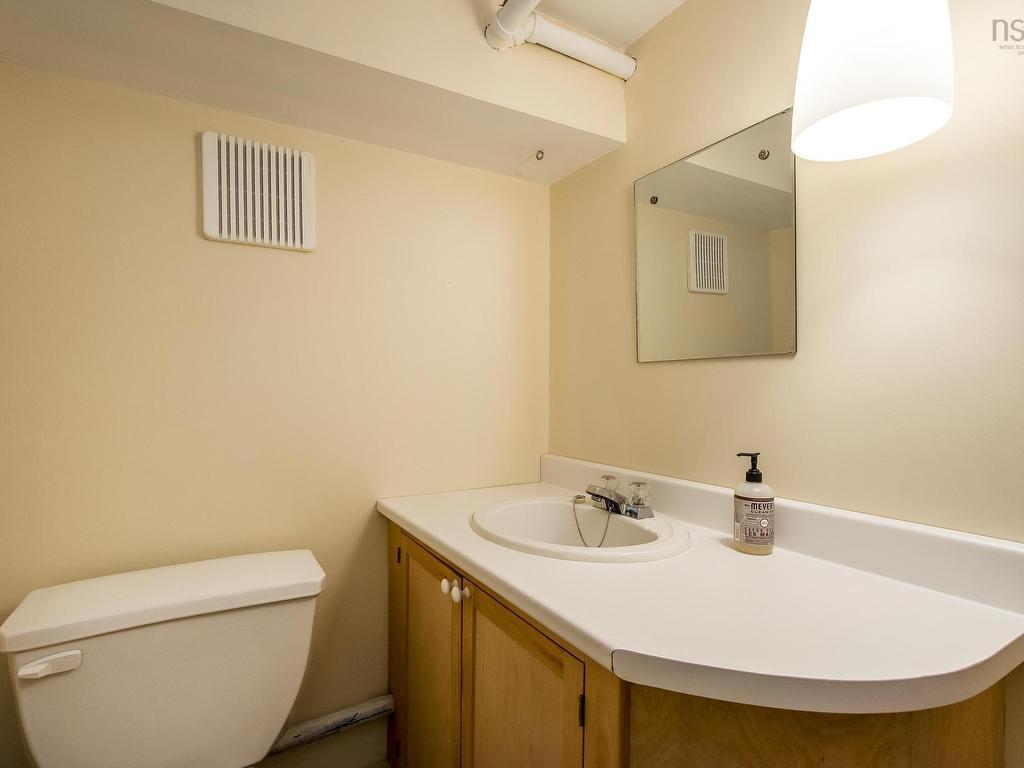 












1589 Larch Street

,
Halifax,




NS
B3H 3W9

