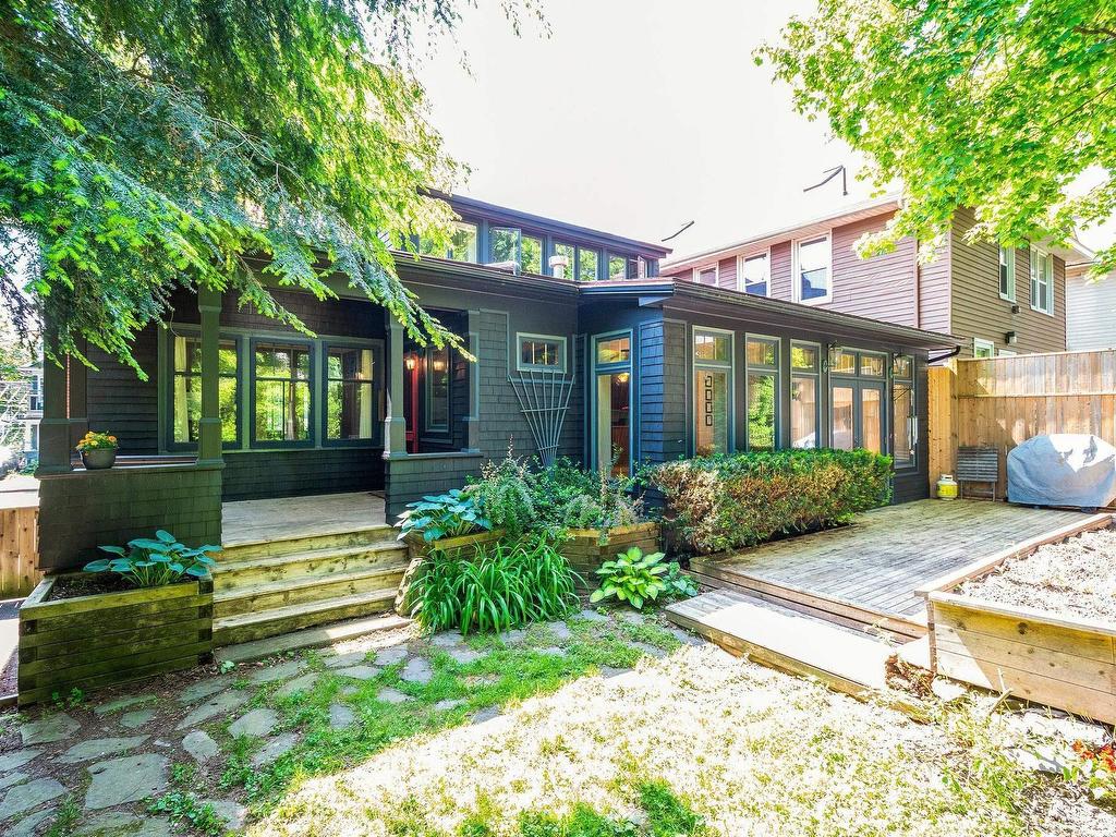 












1589 Larch Street

,
Halifax,




NS
B3H 3W9

