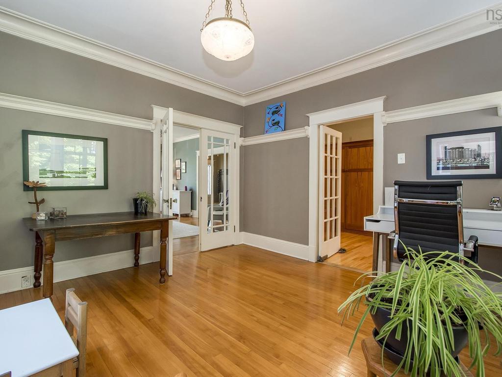 












1589 Larch Street

,
Halifax,




NS
B3H 3W9

